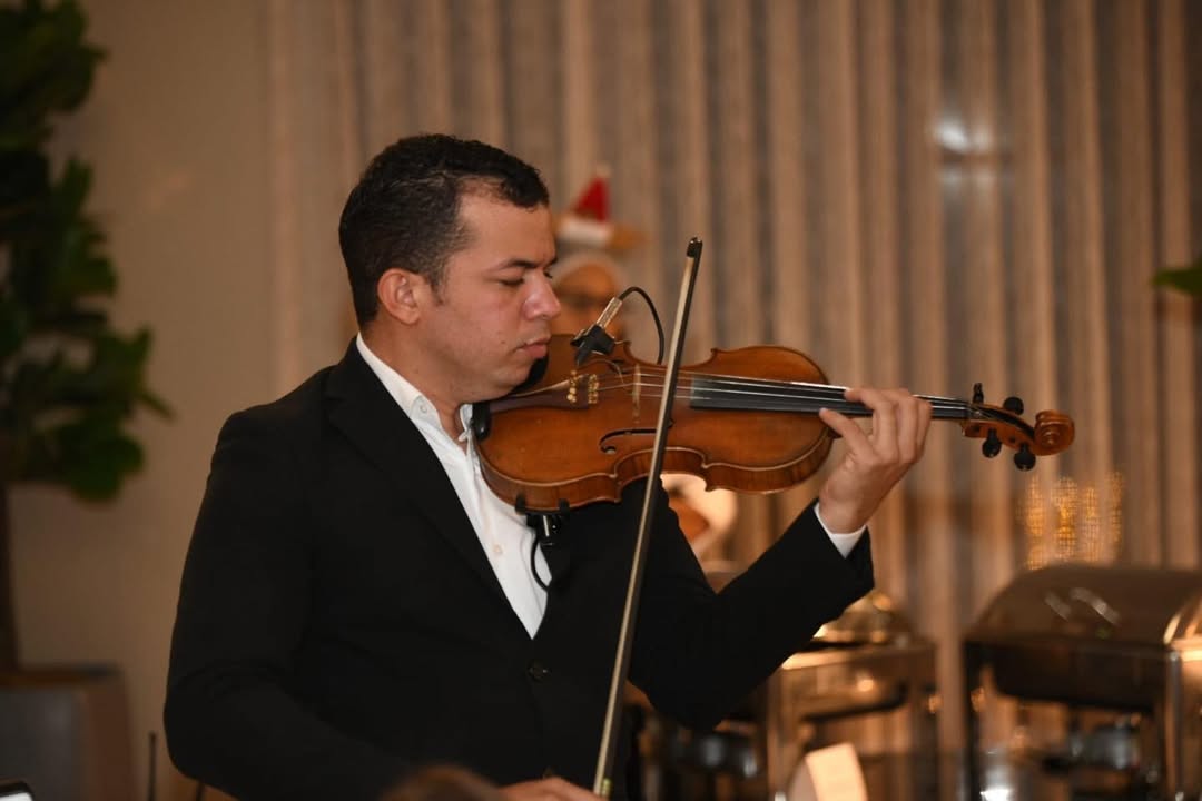 Oniel Santana - Violinista en eventos